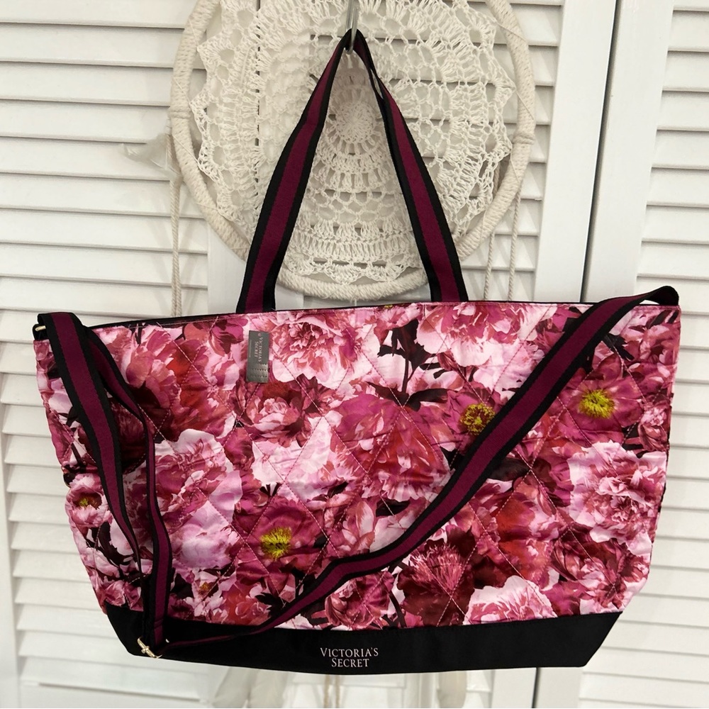 Victoria’s Secret Quilted Weekender Zip top tote in Floral Rose NWT